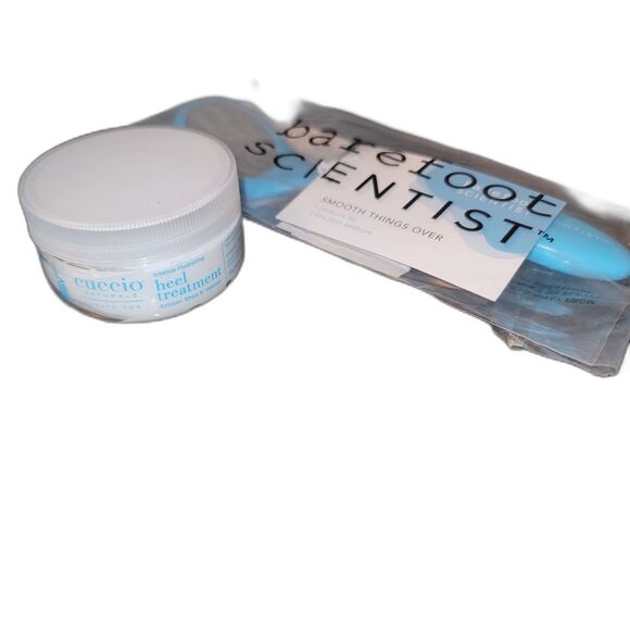 Cuccio & Barefoot Scientist Duo Foot Care Pack *Great Gift* - Picture 2 of 4
